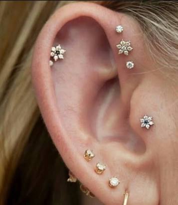 軟骨ピアス