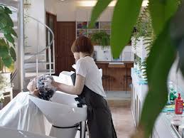 美容院でのトリートメント。