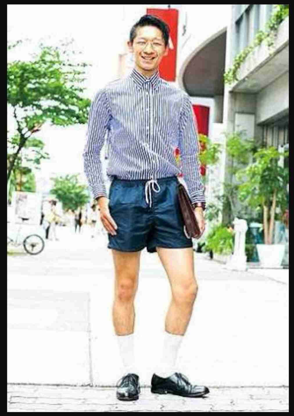 【炎上】女子の靴下の丈が嫌い「こんどうようぢ」氏雑誌で女子をこき下ろし大炎上！