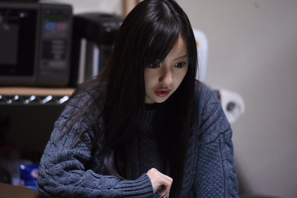 元AKB・板野友美の黒髪が可愛すぎる!ホラー映画主演に「よく怖いの克服したな…」