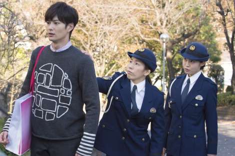 吉田沙保里、警官役で地上波ドラマ初出演 岡田将生を羽交い締め