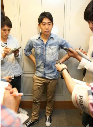 デニム素材の洋服の着こなし方