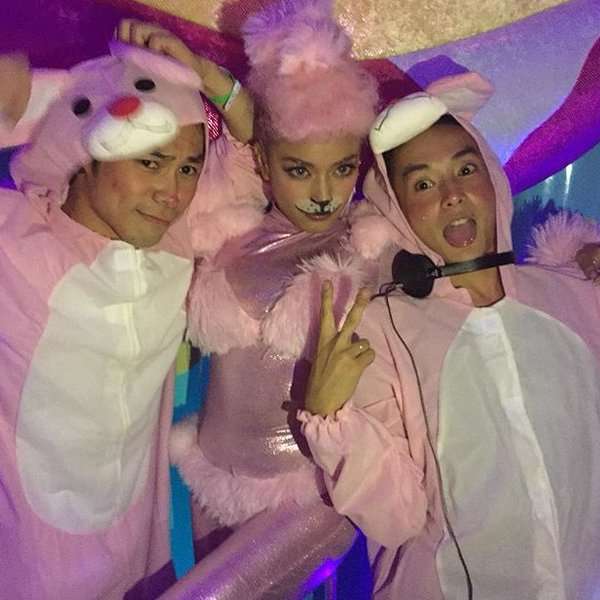 ローラがセクシーなプードルに、初のファンクラブイベントでダンス