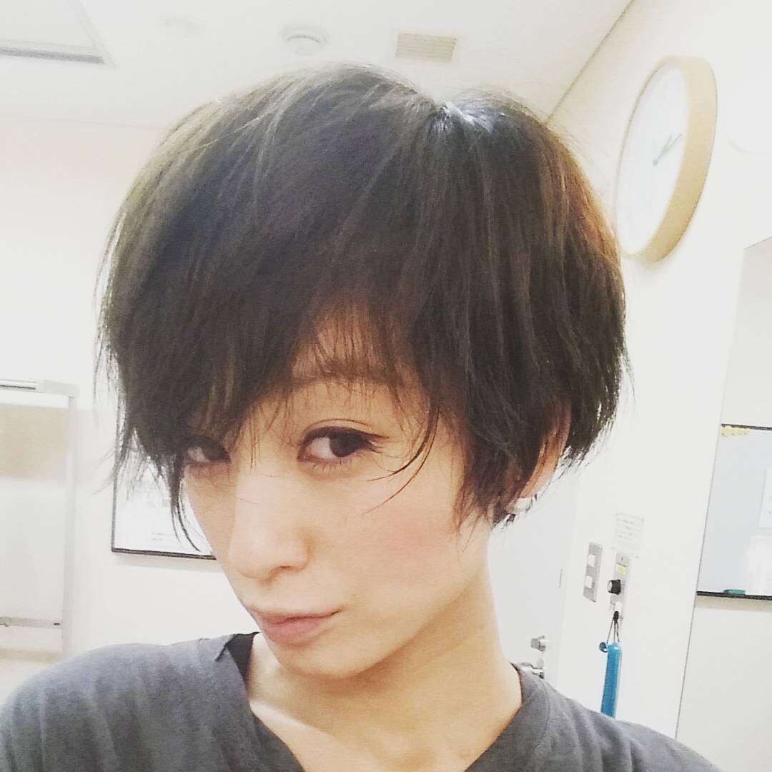 西山茉希 ショートヘアに 決意 の大胆イメチェン バッサリスタート切るために ガールズちゃんねる Girls Channel