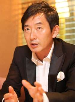 石田純一が懺悔…川島なお美さん「失楽園」主演は代役だった