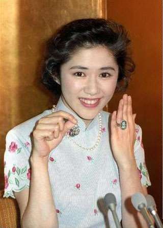 AKB48渡辺麻友、前髪ばっさりイメチェン姿を公開　小嶋陽菜らメンバーも絶賛「かわいいわ」