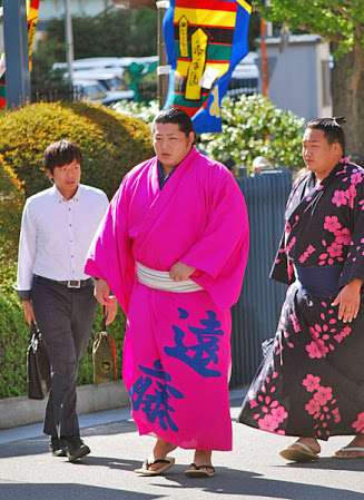 スマホや家電・自動車も…ピンクにときめく男子
