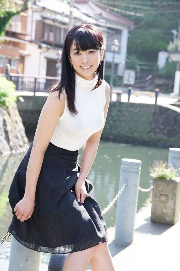 脊山麻理子＆杉原杏璃＆橋本マナミ、ミニスカXmas衣装で3ショット