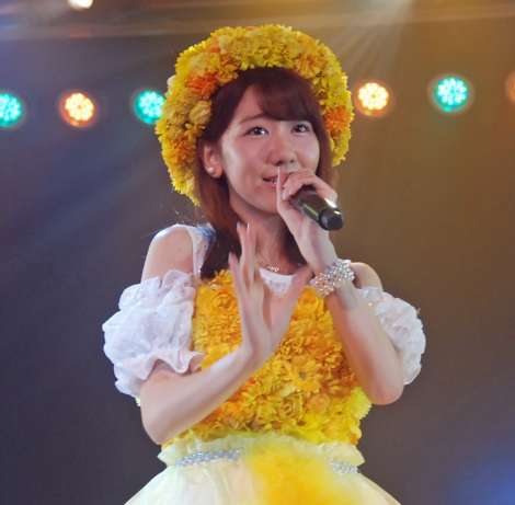 AKB48柏木由紀、ミニスカでぷりんぷりん　初日公演でベテランの風格
