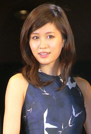 広瀬すず、吉田羊らが華やかドレスで「報知映画賞」受賞　前田敦子、本田翼も駆けつける