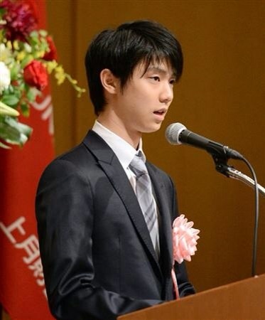 羽生結弦、羽織はかま姿を初披露 成人式用も入院で“幻”に
