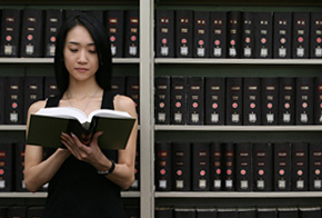 図書館にも女性専用席というのができてるらしい!!