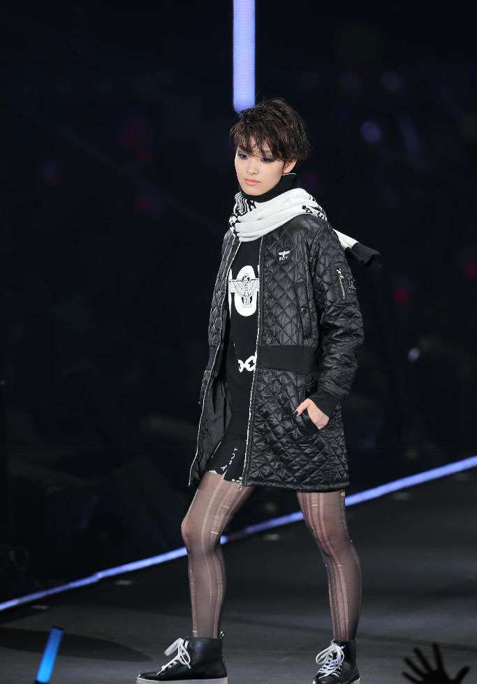 武井咲、剛力彩芽ら美女11人が華やか晴れ着で豪華集結