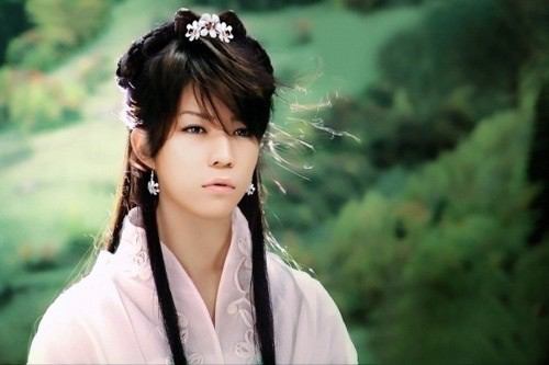 女装が似合う男性有名人