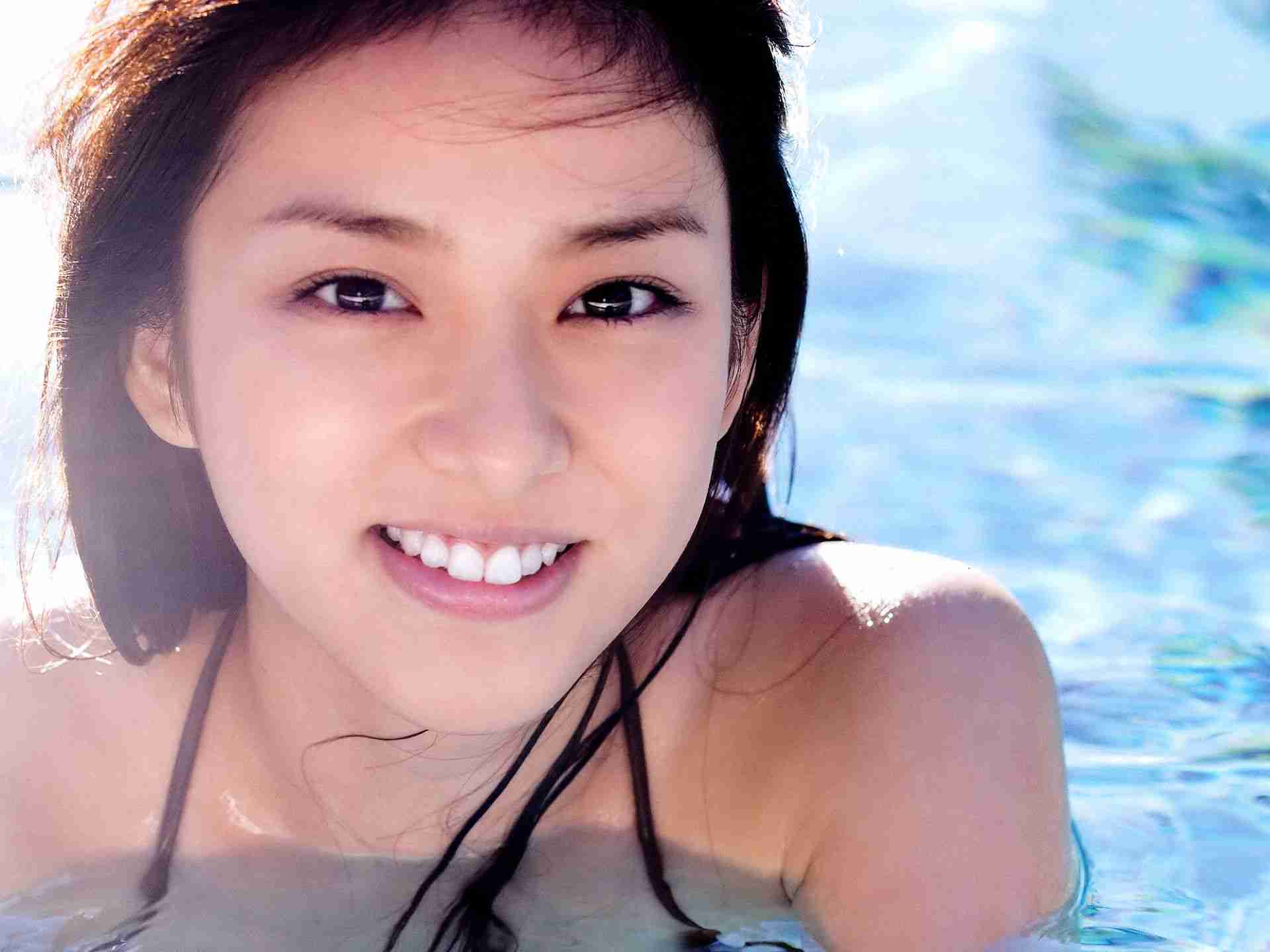 武井咲、剛力彩芽ら美女11人が華やか晴れ着で豪華集結