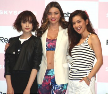 遂に小籔千豊×ミランダ・カー実現、2人で一緒に“カズニョロポーズ”