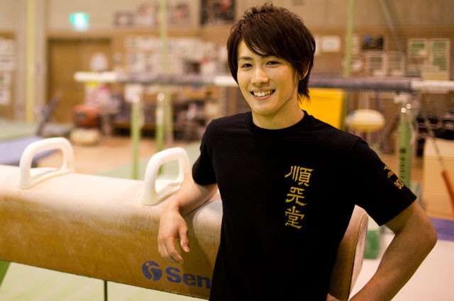 “泥酔ハーレム写真”加藤凌平 母が「わきまえなさい」と叱責