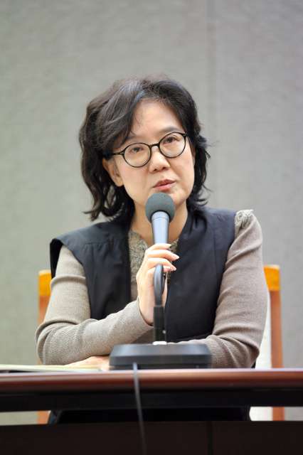 慰安婦本の著者「非人権的起訴に強く抗議」　朴氏が会見：朝日新聞デジタル