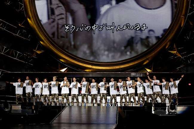 EXILE、卒業の松本利夫・USA・MAKIDAIにサプライズ！ツアー最終日にHIROが登場で花束を贈呈