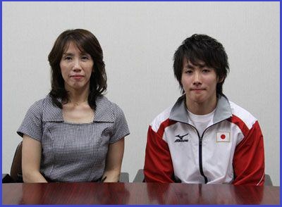 “泥酔ハーレム写真”加藤凌平 母が「わきまえなさい」と叱責