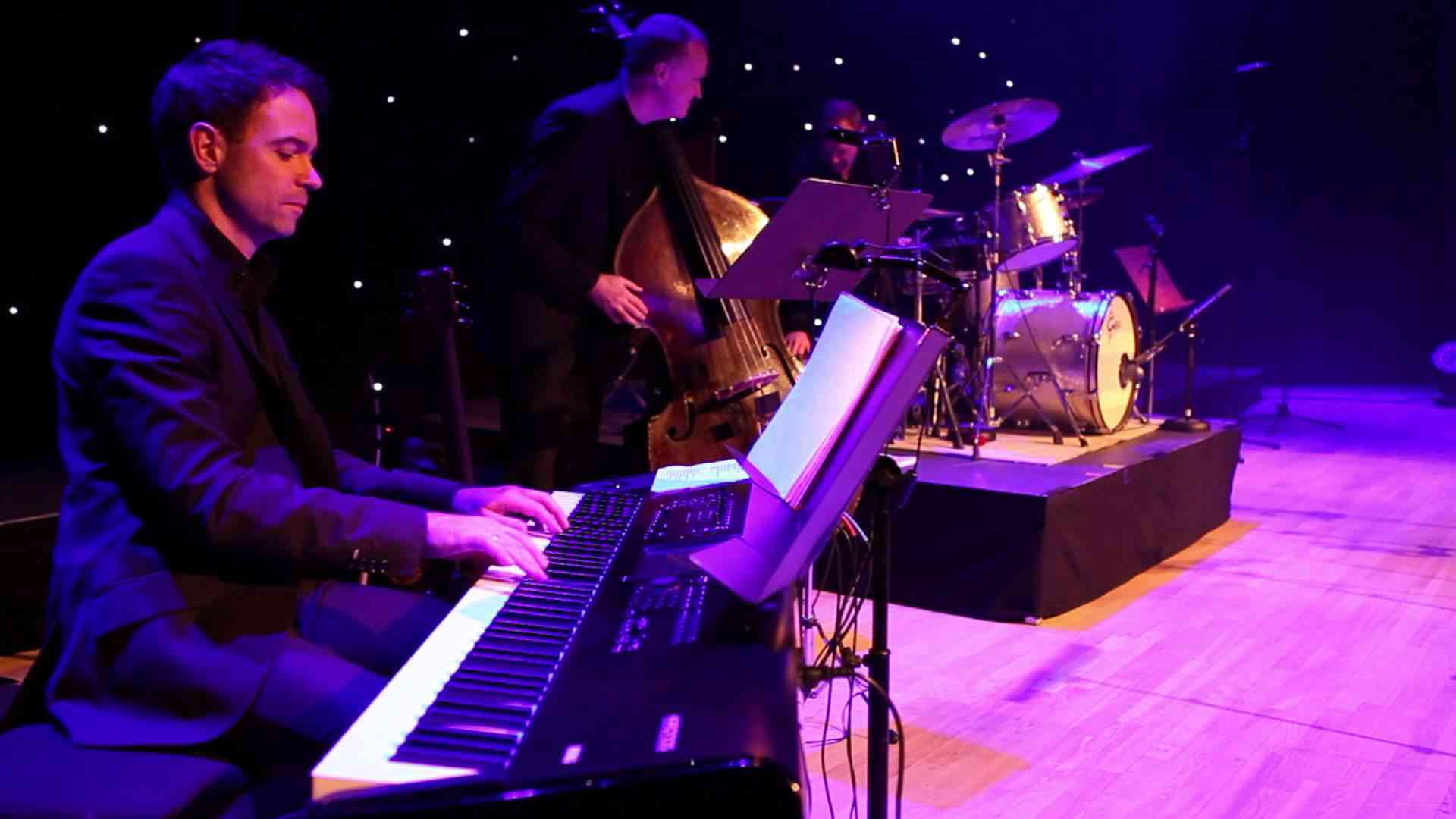 Sleigh Ride - Jazz Trio - YouTube