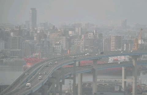 福岡、白くかすむ　ＰＭ２・５濃度上昇　年末年始も高め [福岡県] - 西日本新聞