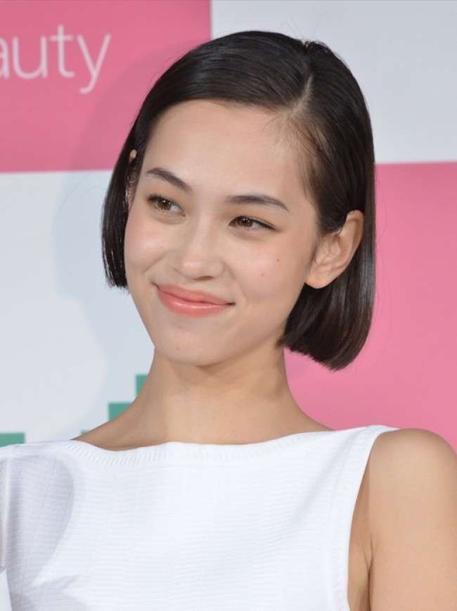 水原希子、野村周平との交際報道に笑顔 とぼけた表情で否定せず