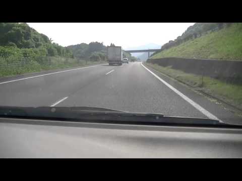 【閲覧注意】　高速道路のトンネルで - YouTube