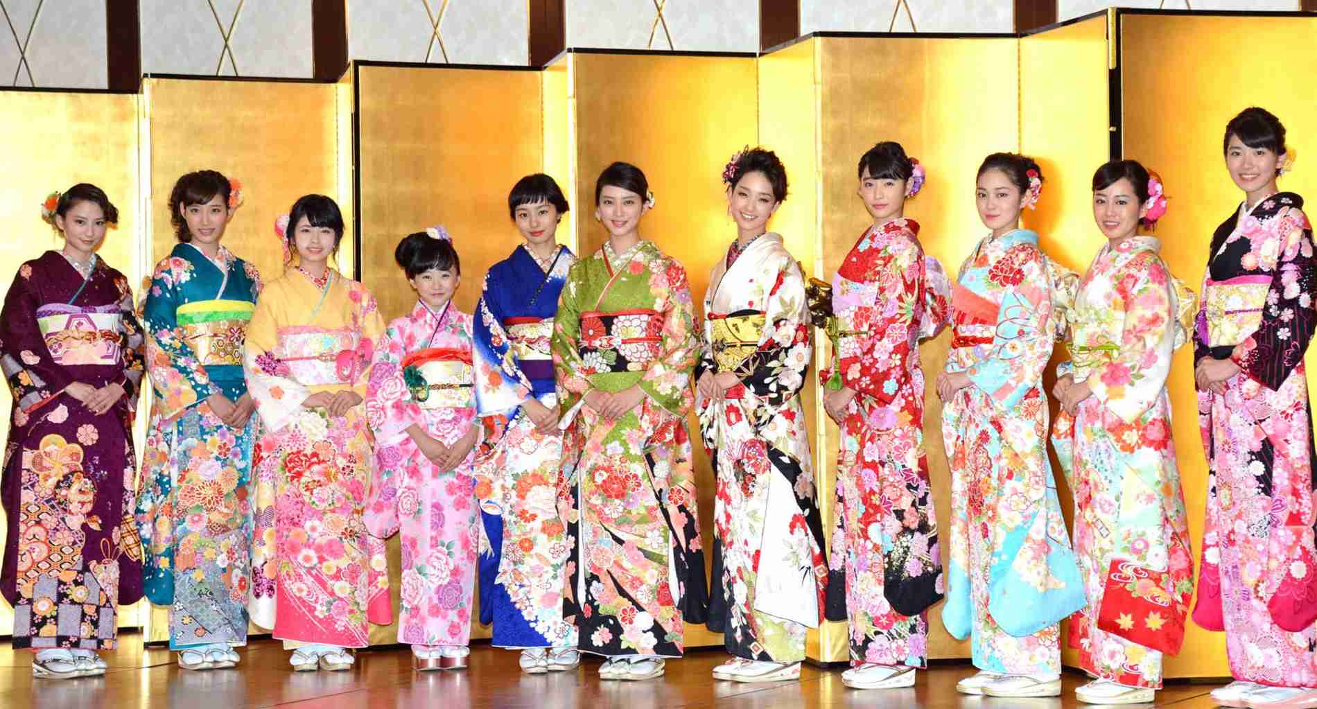 武井咲、剛力彩芽ら美女11人が華やか晴れ着で豪華集結