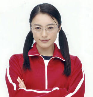 「似合ったら美人認定」石原さとみ、新垣結衣、綾瀬はるかが着こなす共通アイテムとは?