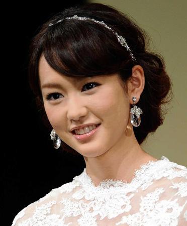桐谷美玲の“泥棒ファッション”が話題「可愛すぎる」「ハートを盗まれた」