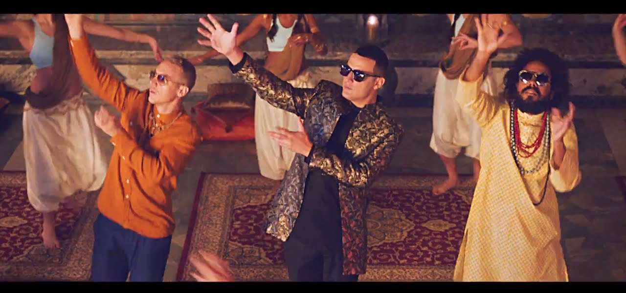 Major Lazer & DJ Snake - Lean On (feat. MØ) (Official Music Video) - YouTube