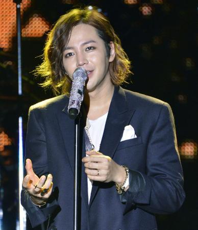 「最近1カ月で5キロぐらいやせた」「丸々グンちゃんと角々グンちゃん、どっちが好き？」チャン・グンソクがソロライブ