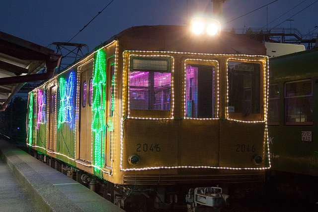いやらしい?銚子電鉄に電飾車両 予算30万円で手作業