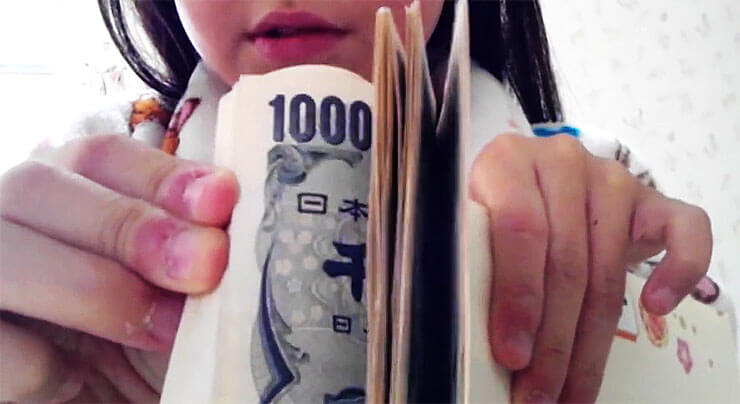【炎上】女子小学生がお年玉の開封動画をYouTubeに掲載して視聴者激怒 / 総額47000円に嫉妬か ｜ バズプラスニュース Buzz+