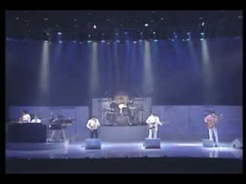 オフコース「愛の中へ」（１９８２武道館） - YouTube