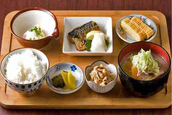 定食好きな人～！