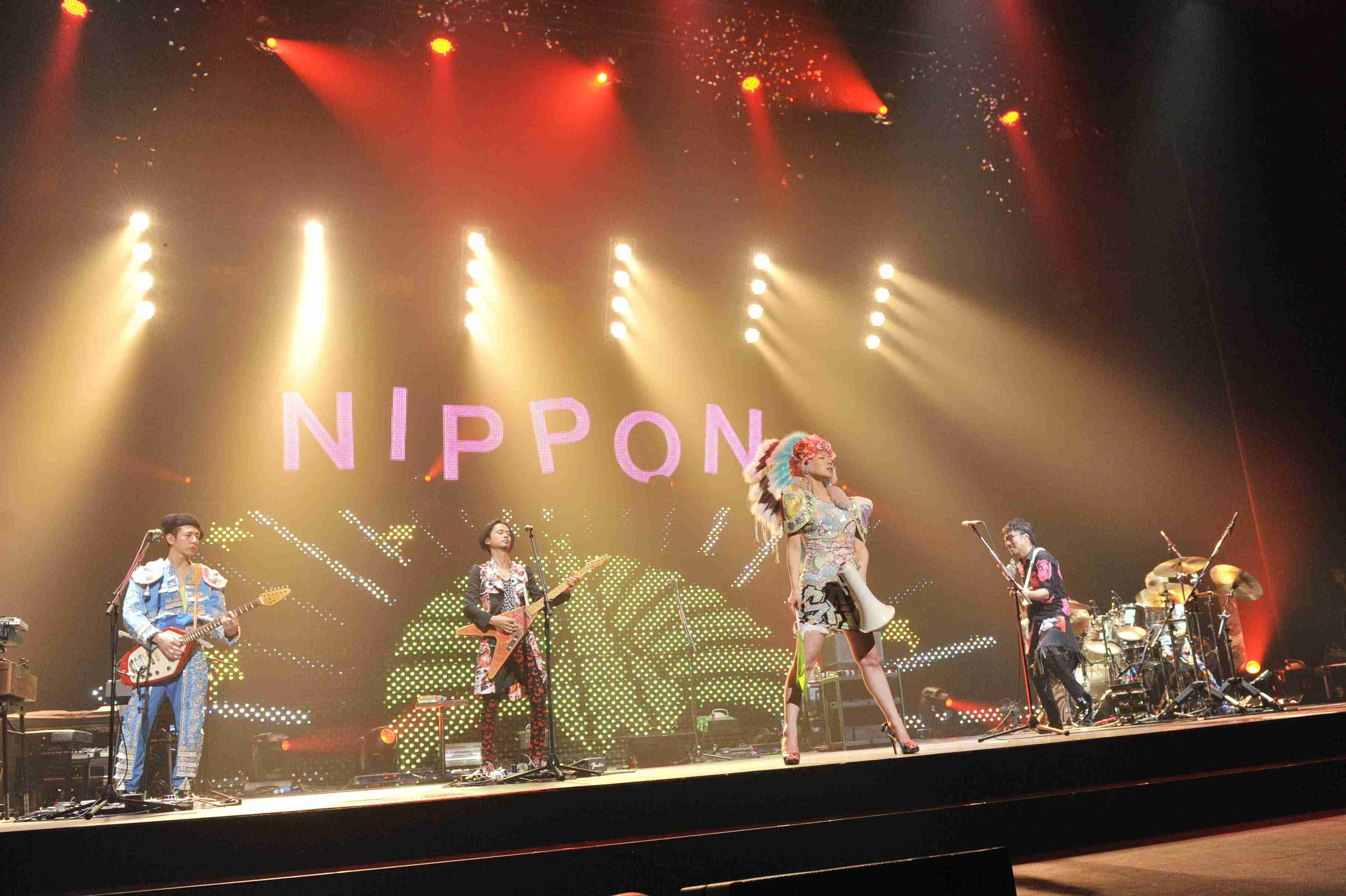 好きなアーティストのLIVE中の画像を貼るトピ