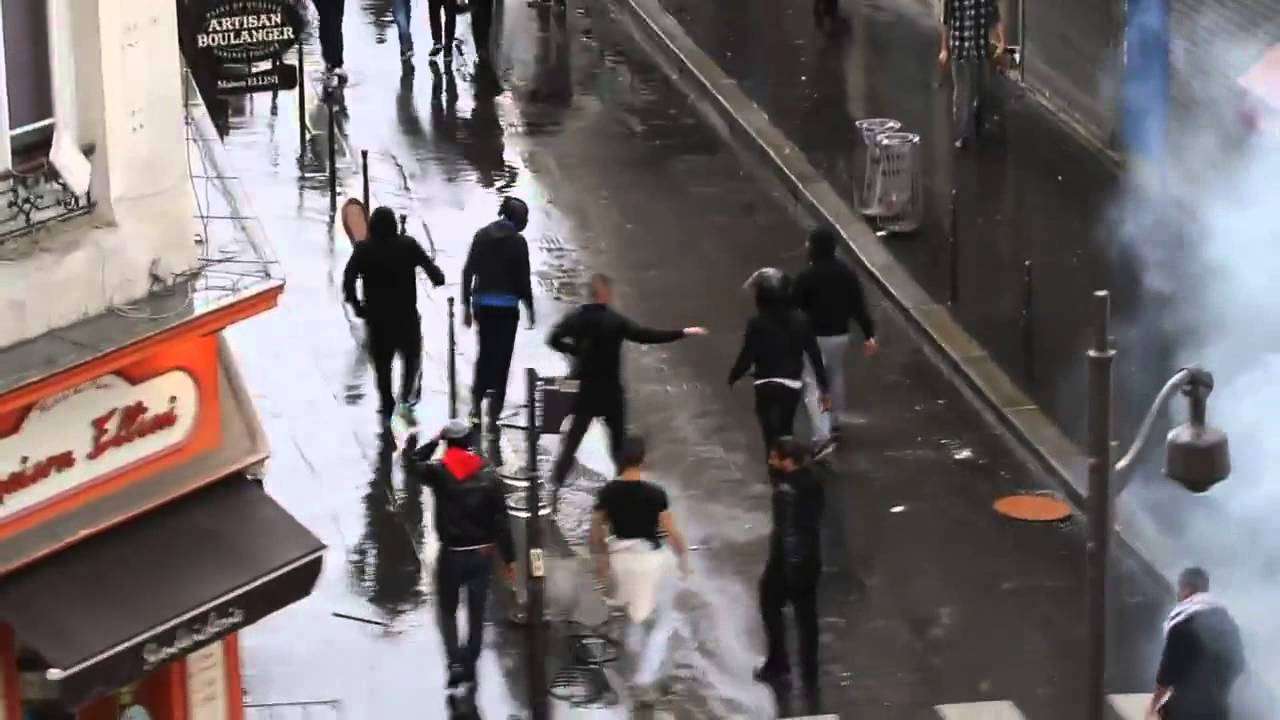 Jews Fight Back Against Muslim Mob In Paris - YouTube