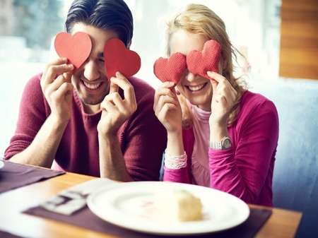 バレンタインに高すぎ！？彼へのプレゼント平均予算が3万円を突破