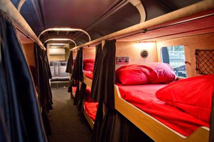 酷い 長距離深夜バスの運転手の仮眠室が走る棺桶のよう と話題に ガールズちゃんねる Girls Channel