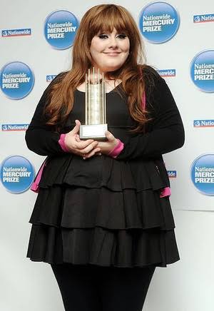 アデル(Adele)がPSY超え最速でユーチューブ視聴回数10億回突破