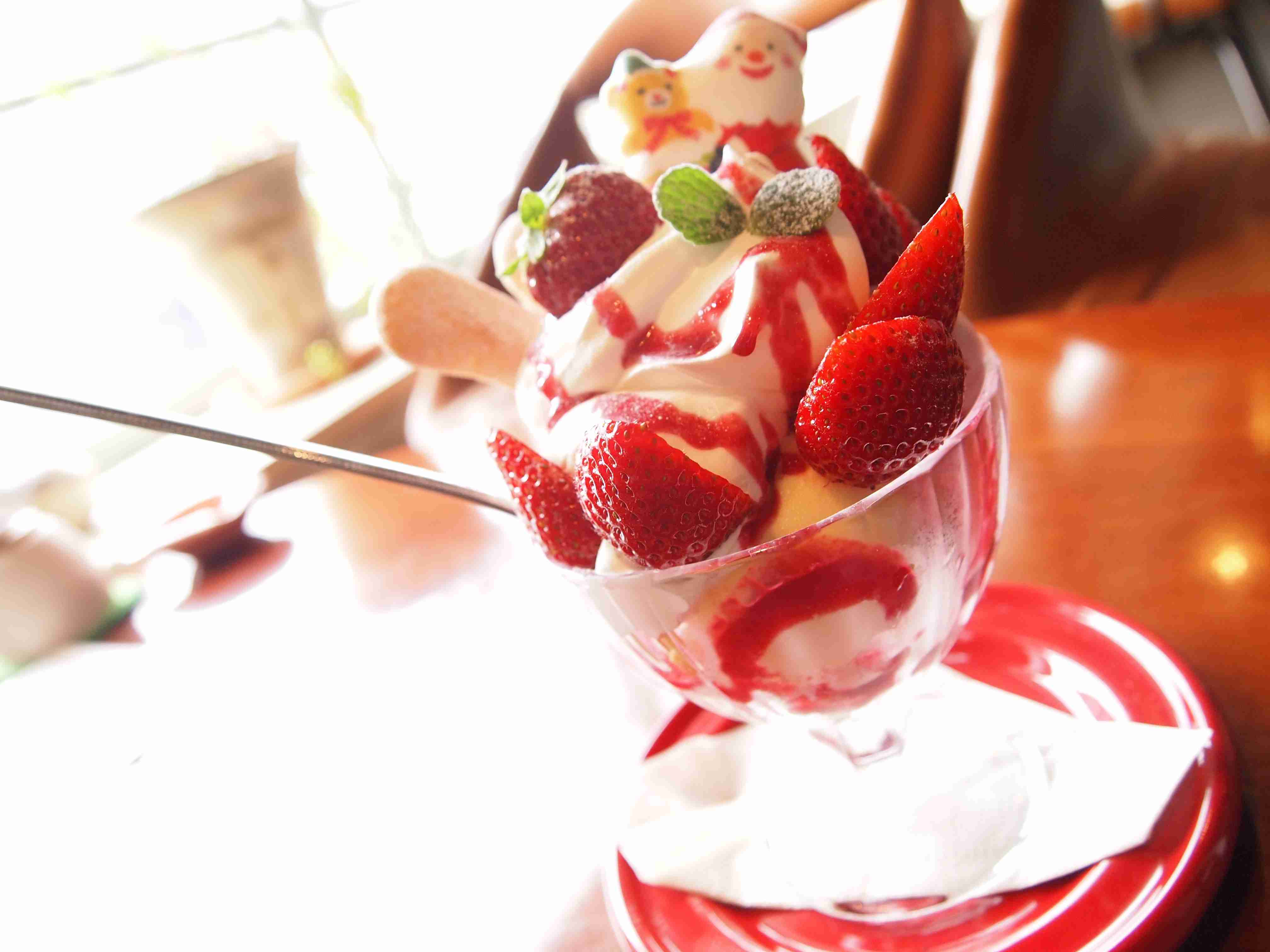 美味しそうなパフェの画像ください！