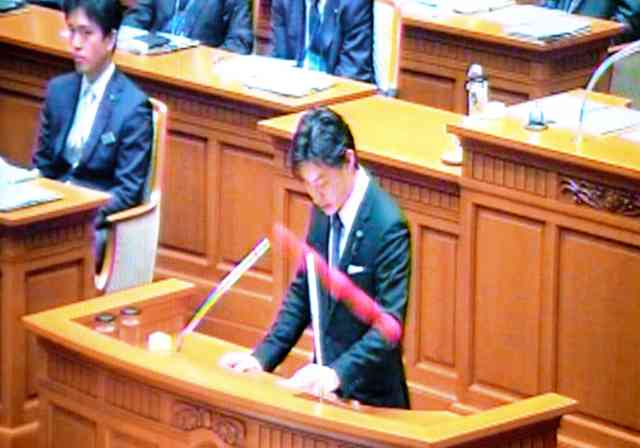 ヘイトスピーチ審議の議場にカラーボール、男逮捕　大阪：朝日新聞デジタル