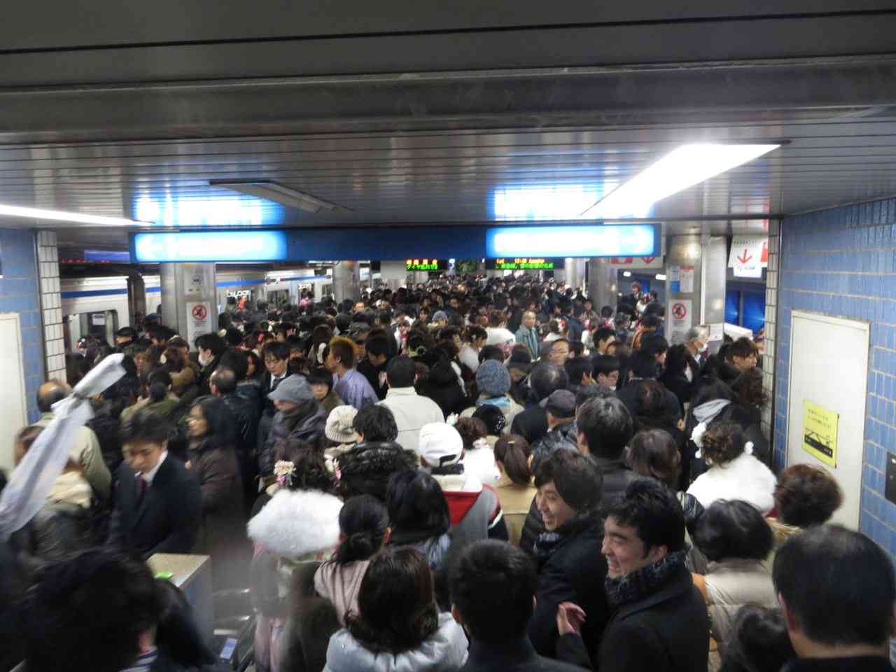電車の席譲りますか？