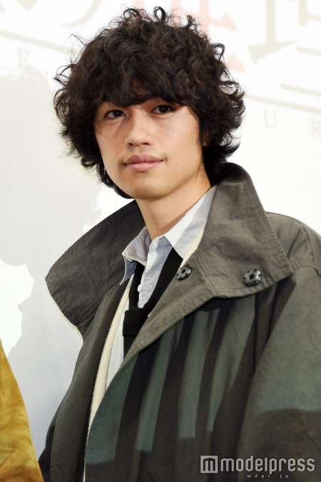 斎藤工、イメチェン失敗？「びっくりするくらいアフロ」