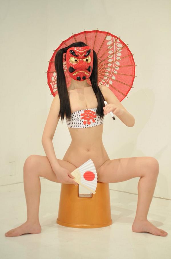 ベッキー、裏の顔と不遜ぶりが露呈…飲み物冷たくてADに激怒、機内で一般人に舌打ち