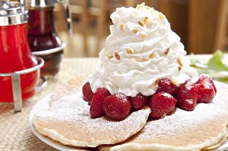 生クリームたっぷりスイーツ 画像