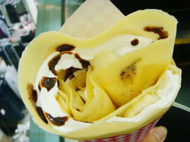 生クリームたっぷりスイーツ 画像