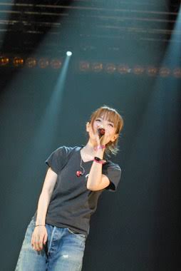 好きなアーティストのLIVE中の画像を貼るトピ